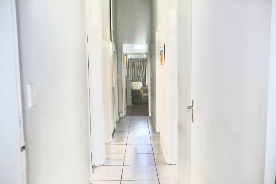 To Let 3 Bedroom Property for Rent in Loevenstein Western Cape